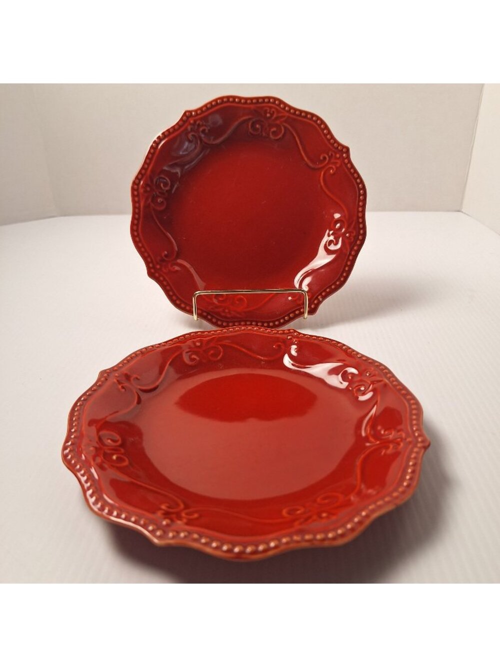 SET OF (2) PIONEER WOMAN "PAIGE RED" SALAD/DESSERT PLATES SCALLOPED & BEADED RIM